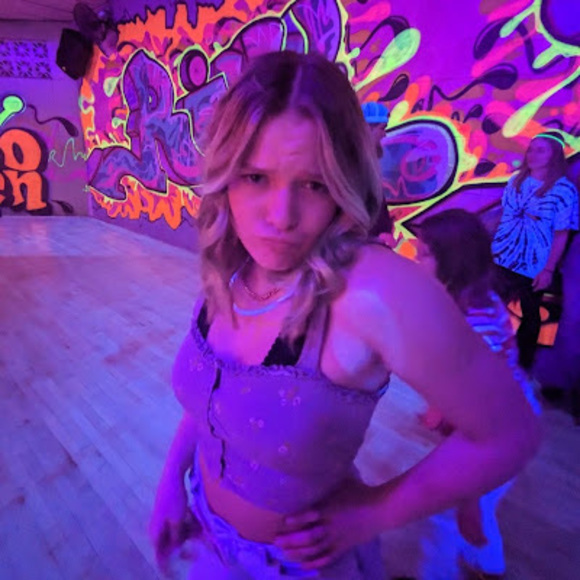 Meet your Posher, Abby - Picture 1 of 1